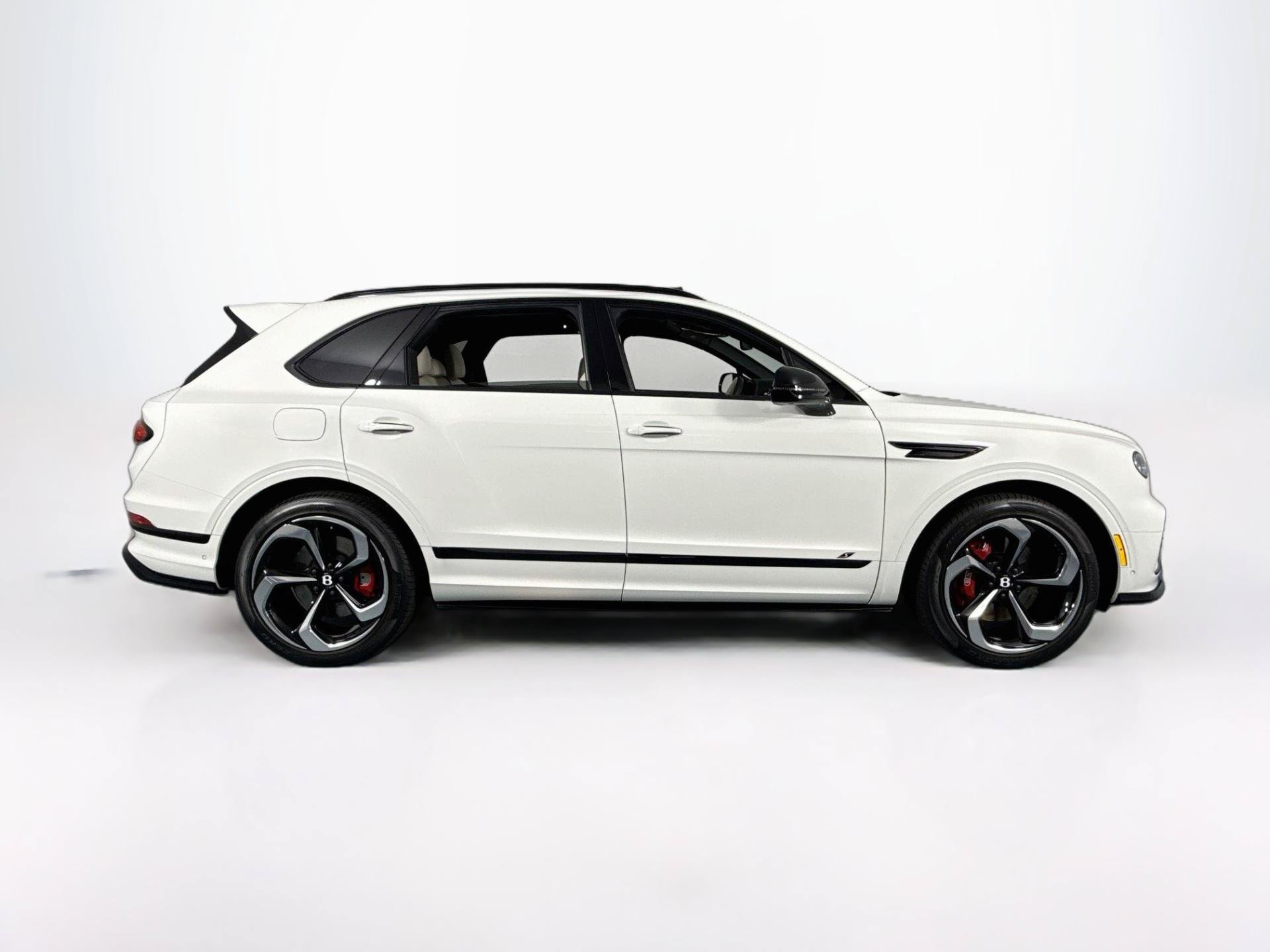 Used 2023 Bentley Bentayga AWD/4WD image 4