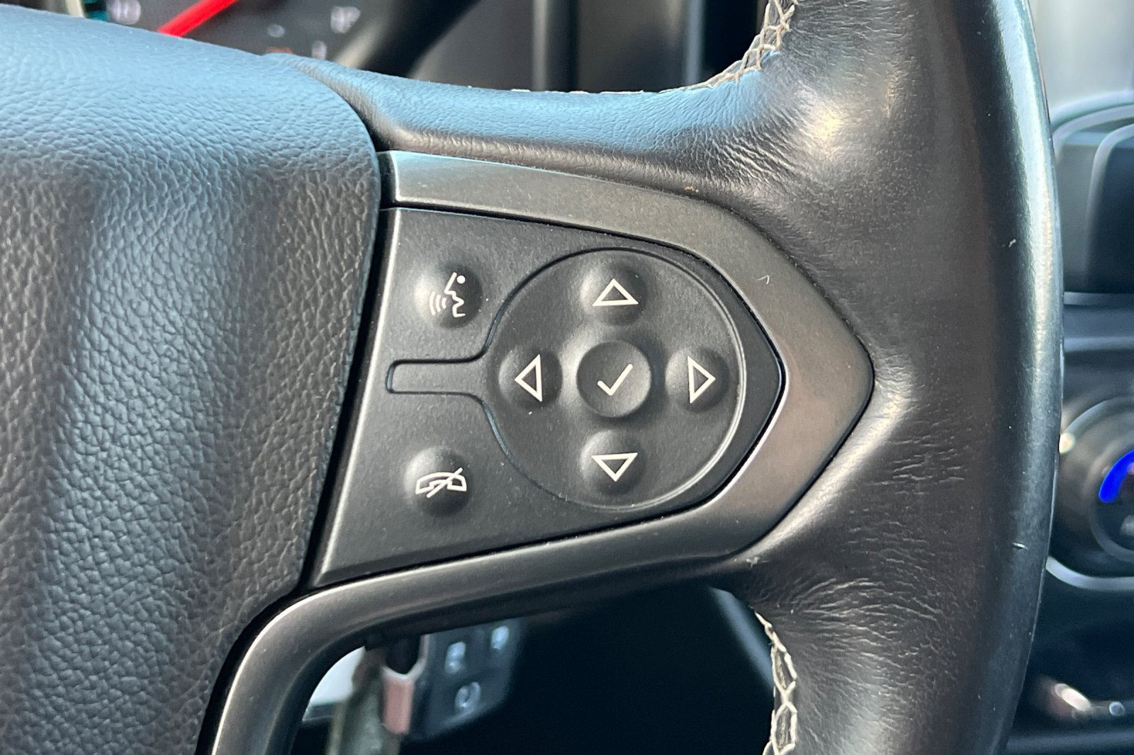 Used 2018 Chevrolet Silverado 1500 LT w/ All Star Edition AWD/4WD image 30