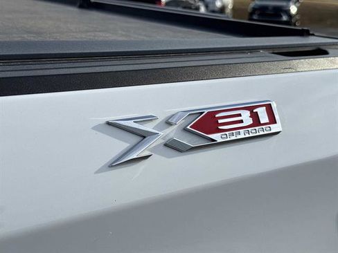 Used 2023 GMC Sierra 1500 SLT w/ SLT Premium Package image 12