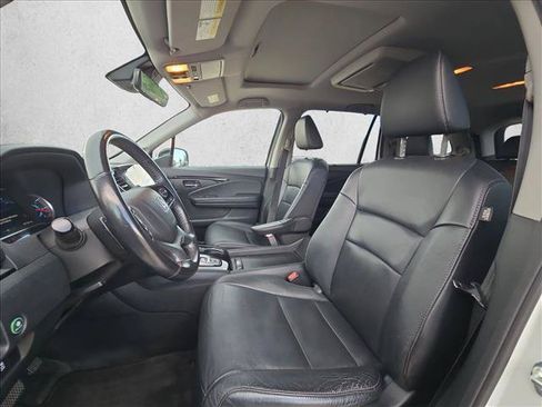 Used 2021 Honda Pilot Touring image 15