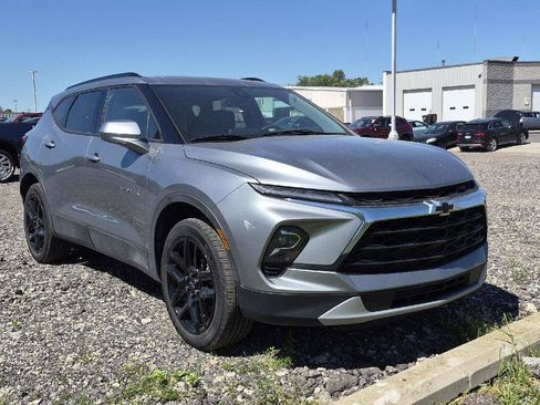 Used 2024 Chevrolet Blazer LT w/ Convenience Package FWD image 2