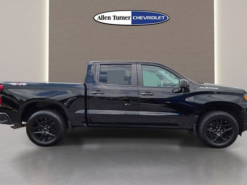 Used 2022 Chevrolet Silverado 1500 Custom AWD/4WD image 5