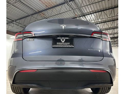 Used 2022 Tesla Model Y Long Range AWD/4WD image 11