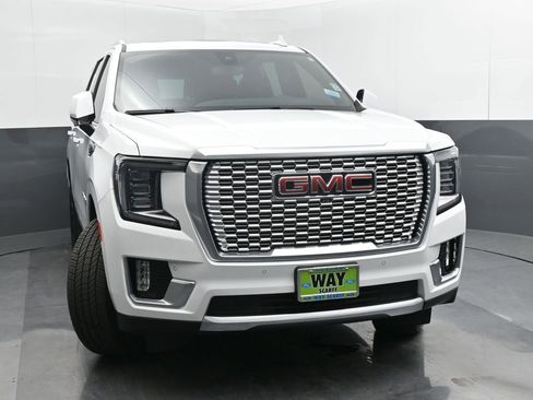 Used 2022 GMC Yukon Denali w/ Denali Premium Package image 8