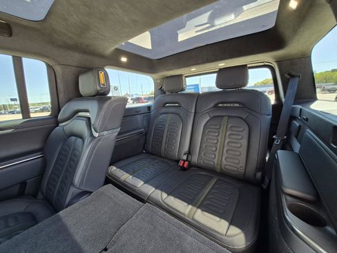 Used 2023 Rivian R1S Adventure image 32