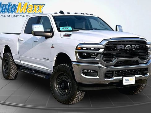 Used 2025 RAM 2500 Laramie w/ Towing Technology Group AWD/4WD image 3