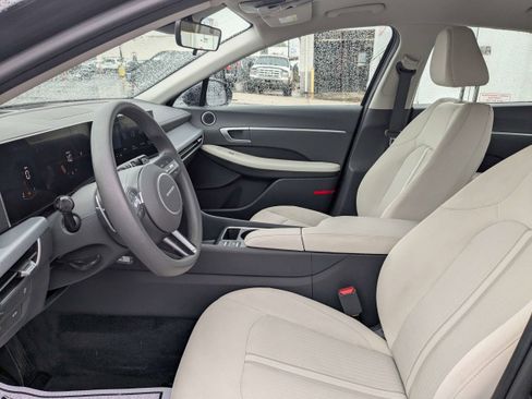 Used 2025 Hyundai Sonata SEL FWD image 16