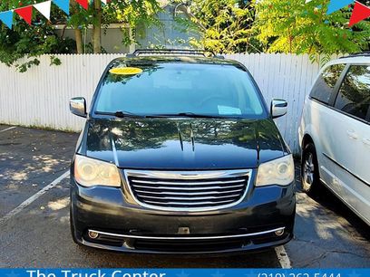 Used 2011 Chrysler Town & Country Limited w/ Trailer Tow Group