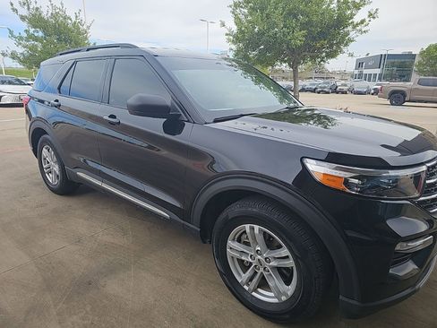 Used 2023 Ford Explorer XLT w/ Equipment Group 202A image 22