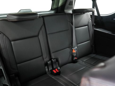 Used 2023 Chevrolet Suburban High Country AWD/4WD image 15