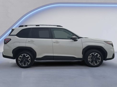 Used 2025 Subaru Forester Premium AWD/4WD image 7