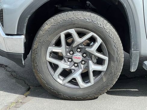 Used 2023 GMC Sierra 1500 SLT w/ SLT Premium Package AWD/4WD image 14