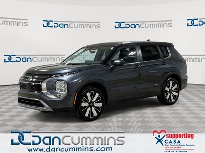 Used 2025 Mitsubishi Outlander SE