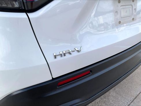 Used 2023 Honda HR-V LX image 11