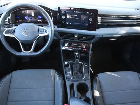 Certified 2025 Volkswagen Jetta SE image 22