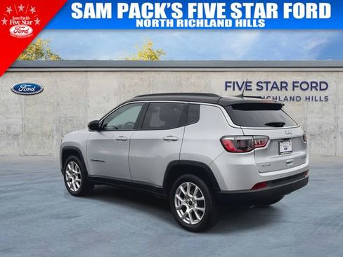 Used 2025 Jeep Compass Limited AWD/4WD image 7