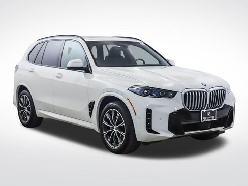 Certified 2024 BMW X5 xDrive40i w/ M Sport Package AWD/4WD image 7