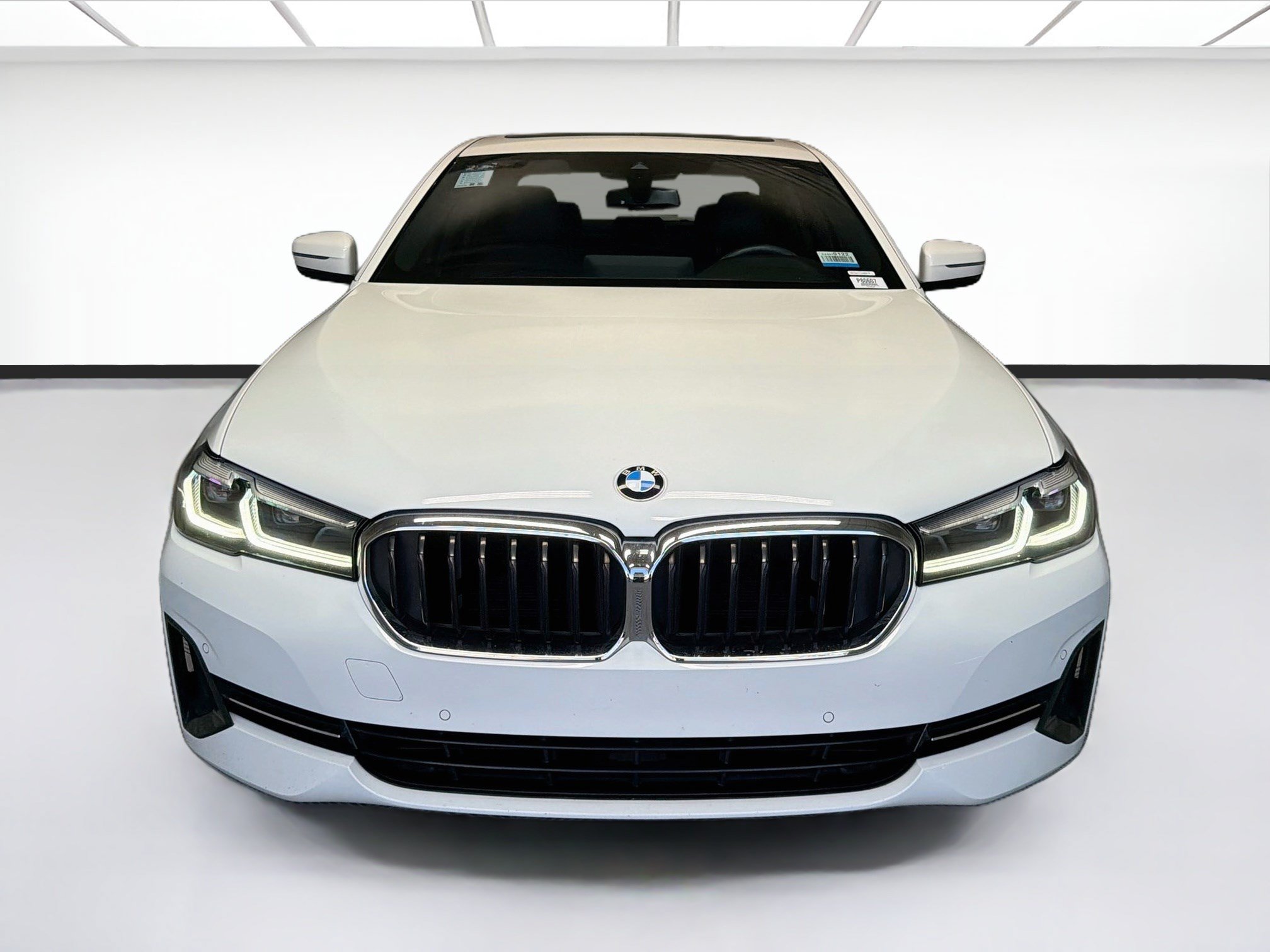 Used 2022 BMW 530i w/ M Sport Package RWD image 2