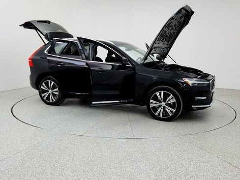 Certified 2023 Volvo XC60 B5 Plus w/ Climate Package image 10