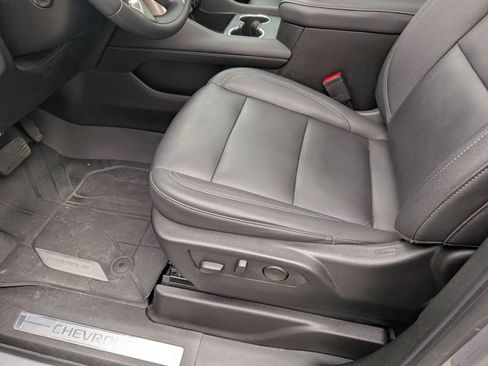 Used 2023 Chevrolet Tahoe Z71 w/ Luxury Package AWD/4WD image 24