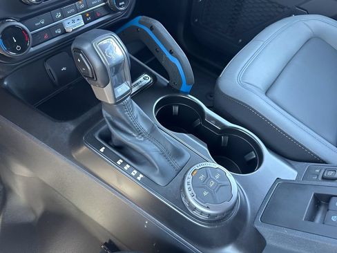 Used 2022 Ford Bronco Black Diamond AWD/4WD image 9