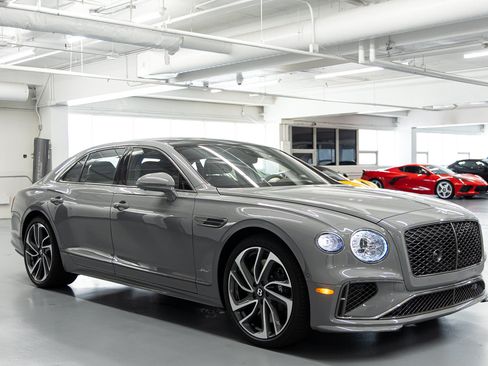New 2026 Bentley Flying Spur Plug-In Hybrid AWD/4WD image 6