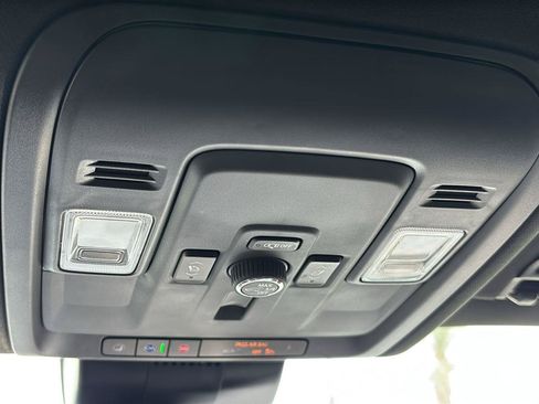Certified 2025 GMC Yukon Denali AWD/4WD image 39