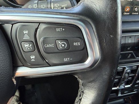 Used 2021 Jeep Wrangler Unlimited Sahara AWD/4WD image 19