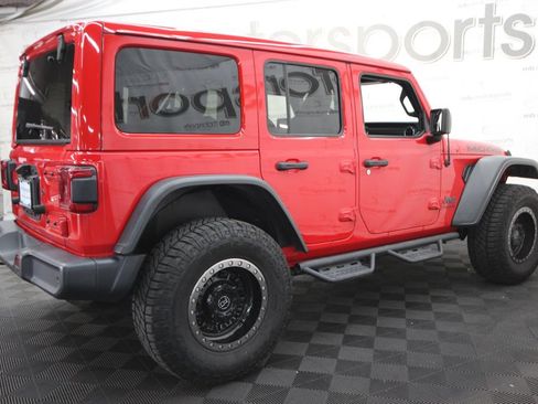 Used 2019 Jeep Wrangler Unlimited Sahara w/ Quick Order Package 24M Moab AWD/4WD image 8