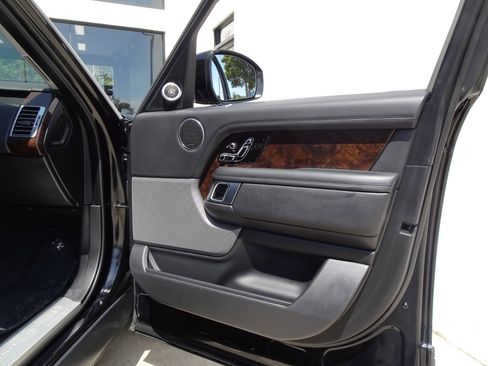 Used 2020 Land Rover Range Rover HSE image 21