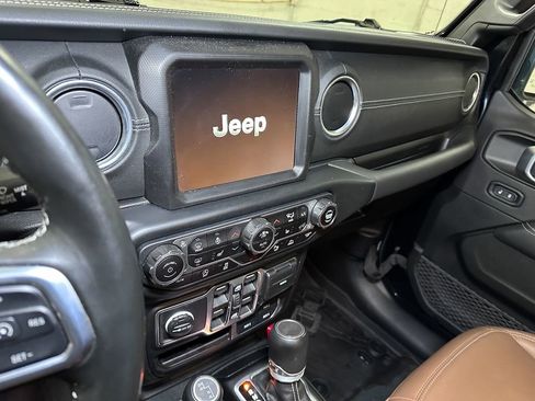 Certified 2022 Jeep Wrangler Unlimited Sahara w/ LED Lighting Group image 42