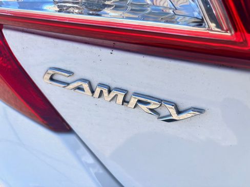 Used 2014 Toyota Camry LE image 13