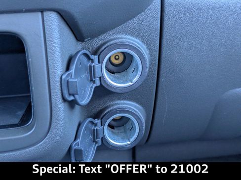 Used 2015 Nissan Xterra S w/ Value Package image 22