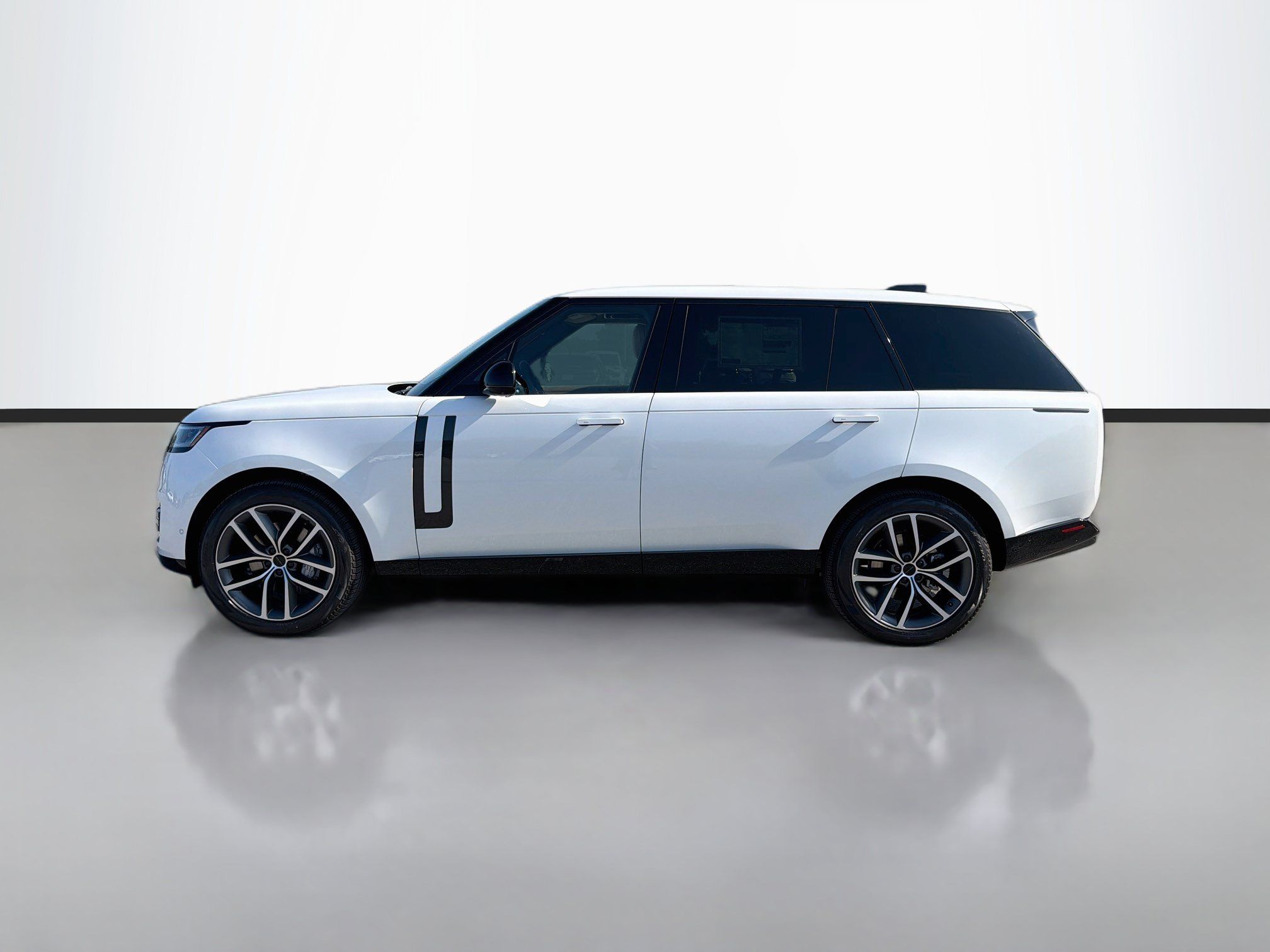 New 2026 Land Rover Range Rover Long Wheelbase SE AWD/4WD image 2