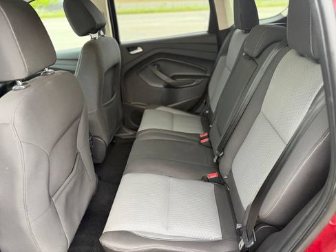 Used 2017 Ford Escape SE w/ SE Cold Weather Package AWD/4WD image 11