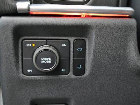 Used 2025 Ford Expedition Max Platinum AWD/4WD image 27