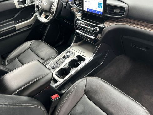 Used 2021 Ford Explorer Limited w/ Equipment Group 301A image 17