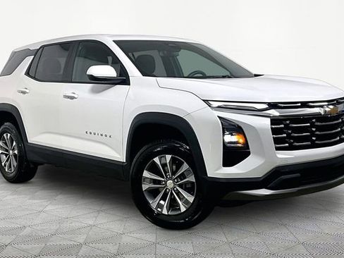 Used 2025 Chevrolet Equinox LT FWD image 1