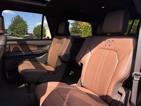 Used 2023 Ford Expedition King Ranch AWD/4WD image 9