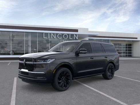 New 2026 Lincoln Navigator Reserve w/ Jet Appearance Package AWD/4WD image 1
