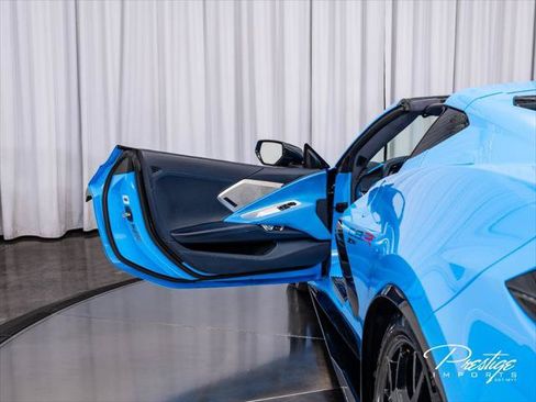 Used 2023 Chevrolet Corvette Stingray Premium Cpe w/ Z51 Performance Package RWD image 29