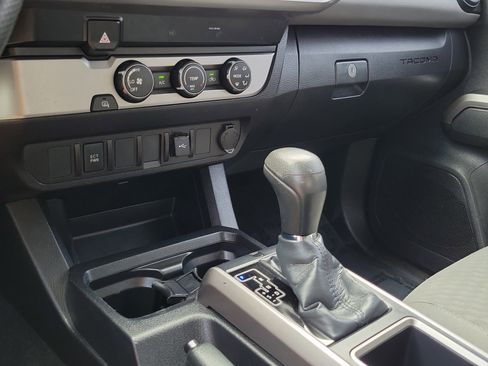 Used 2021 Toyota Tacoma SR5 w/ SR5 Appearance Package (SM) RWD image 26
