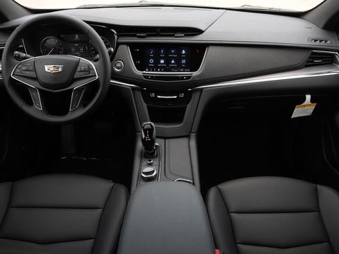 New 2026 Cadillac XT5 Luxury w/ LPO, Floor Liner Package image 7