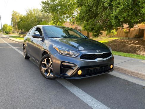 Used 2020 Kia Forte LXS FWD image 4
