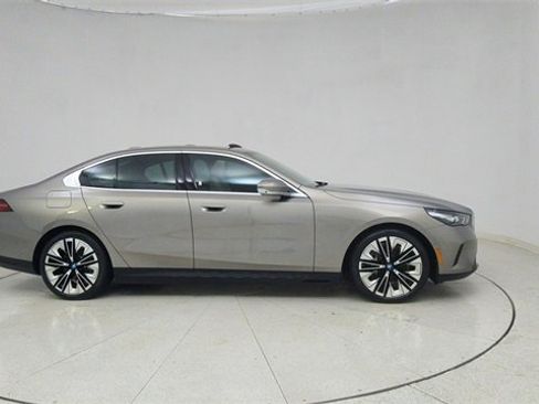 Used 2025 BMW i5 xDrive40 image 67