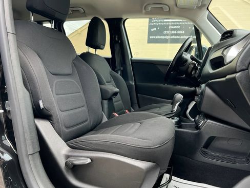 Used 2018 Jeep Renegade Latitude w/ Cold Weather Group AWD/4WD image 20