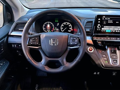 Used 2025 Honda Odyssey EX-L image 5