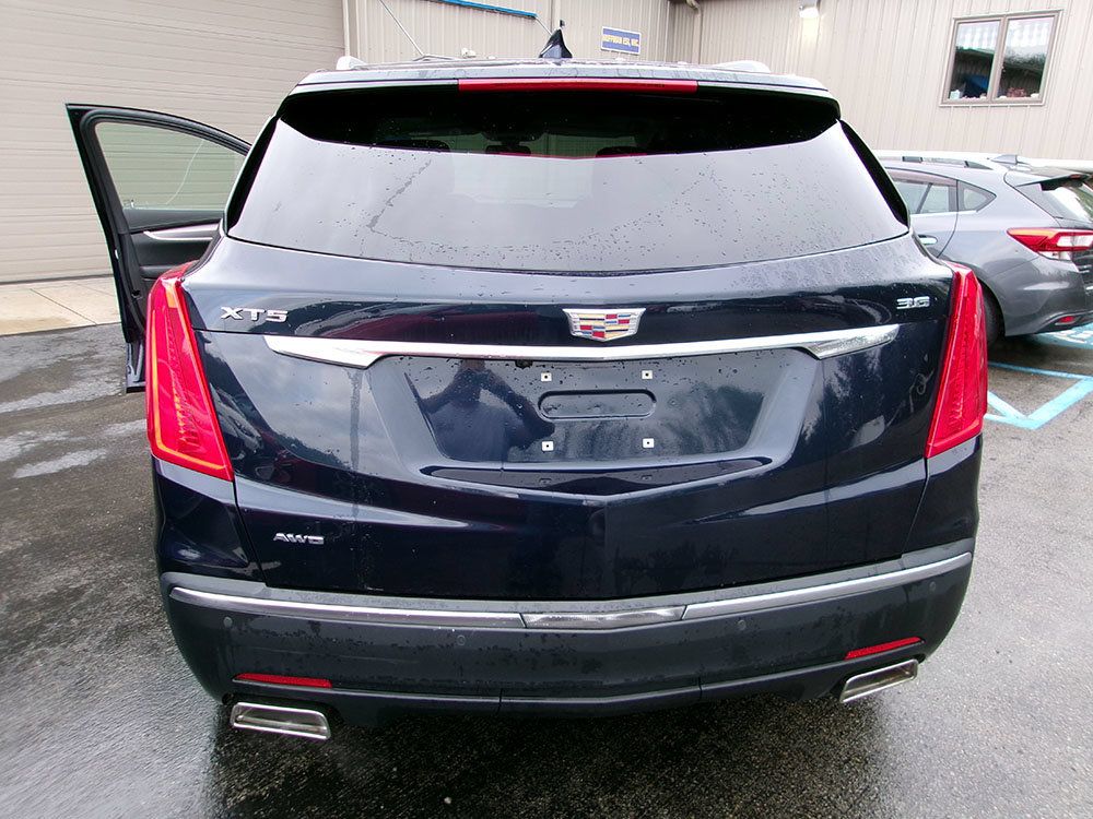 Used 2017 Cadillac XT5 Luxury AWD/4WD image 4