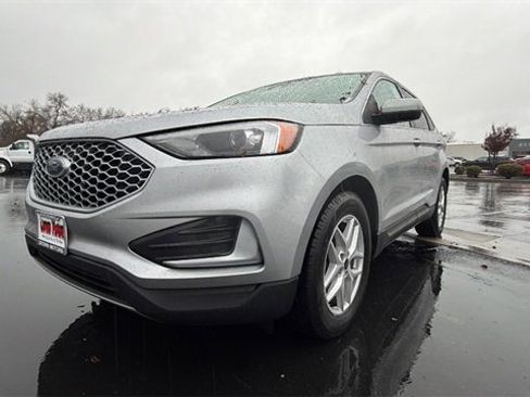 Used 2024 Ford Edge SEL image 9