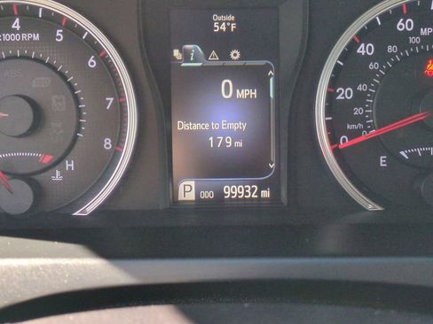 Used 2016 Toyota Camry SE image 26